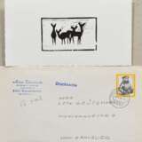 Theuerjahr, Heinz (1913-1991) "Rehe" Holzschnitt, Faltblatt als Grußkarte, gewidmet/sign./bez., in Original Brief (1988) von Theuerjahr an Grützner, PM 4,8x8cm, BM 9,5x18/36cm - фото 1