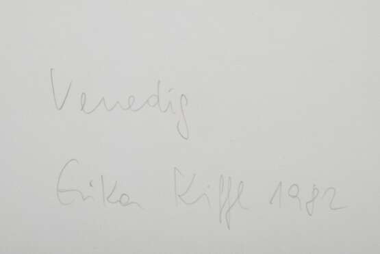 Kiffl, Erika (*1939) "Venedig" 1982, Fotografie, verso sign./dat./bez., BM 40,5x30,5cm, o. und u. Rand leicht wellig - фото 3