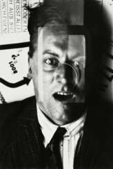 Lissitzky, El (1931-2020) "Kurt Schwitters" 1924/1985, Fotografie, Griffelkunst, verso Stempelsign. und Nachlassangabe, BM 39,5x29,5cm, a. o. Rand Montagereste, leichte Lagerspuren