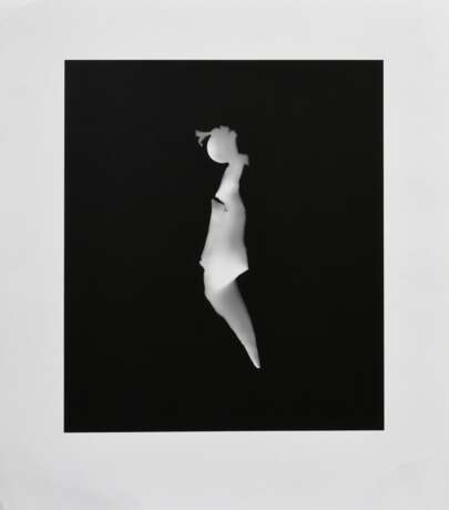 3 Neusüss, Floris Michael (1937-2020) "ULOs" 1996/97/98, Photogramme, verso monogr./dat./betit./bez., auf Papier montiert, 29x25,3-28,8x24cm (40x35cm), min. Lagerspuren - фото 5