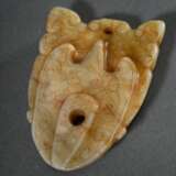 Jade Anhänger "Taotie-Maske und Fledermaus" im Flachrelief geschnittenes Dekor, 5,3x3,9x1cm - Foto 3