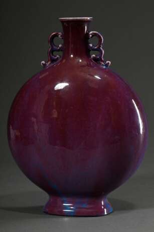 Moon Flask "Bianhu" mit schöner Flambé Glasur in sattem violett, rot und blau, Boden mit geprägter Qianlong Siegelmarke, H. 35,5cm - фото 1