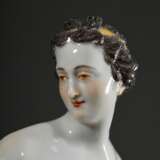Meissen Figur "Venus mit Amoretten", Modell von Johann Joachim Kaendler 1765, farbig bemalt und Gold staffiert, blaue Schwertermarke, Form-Nr. 70647, Ausf. 1983, H. 23,5cm, Bogen bestoßen, Vgl. Bergmann (2014) Katalog-Nr. 372 - фото 5