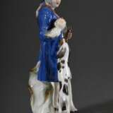 Polychrom staffierte Meissen Figur „Jäger mit Hund und Rebhuhn“ in seltener Farbgebung, Entw.: Peter Reinicke um 1753/1754, Ritznr.: 60248/1302, 20.Jh., H. 14,5cm - фото 2
