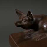 Kleiner Meissen Briefbeschwerer „Schnürender Fuchs“, Böttger Steinzeug, Modellnr.: 86203, Formernr.: 131, Jahreszeichen: 1978, 5x13,5x6cm, min. Altersspuren - photo 7