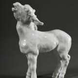 Meissen Figur „Junger Esel", Weißporzellan, Entw.: Erich Hösel 1943, Modellnr: 78778, Weißzeichen, H. 15,5cm - Foto 2