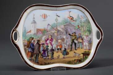 KPM Porzellan Tablett eines Kinderservices mit detailreicher Hausmalerei Szene "Jahrmarkt-Attraktionen", Deutsch um 1850/1860, 27x20cm, berieben