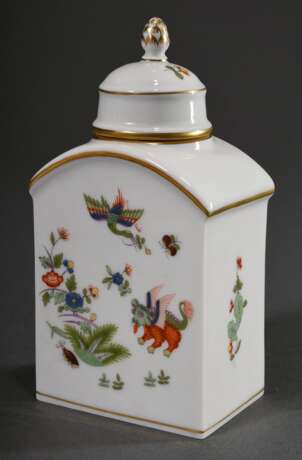 Meissen Teedose mit polychromem Kakiemon Dekor „Fliegender Hund“ und Goldstaffage, 20.Jh., Modellnr.: 5261, Formernr.: 156, Jahreszeichen: 1978, Malernr.: 404110 103, H. 13,5cm, 2 Schleifstr., Farbdefekt am Deckel - photo 1