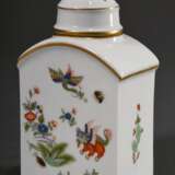 Meissen Teedose mit polychromem Kakiemon Dekor „Fliegender Hund“ und Goldstaffage, 20.Jh., Modellnr.: 5261, Formernr.: 156, Jahreszeichen: 1978, Malernr.: 404110 103, H. 13,5cm, 2 Schleifstr., Farbdefekt am Deckel - photo 1