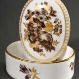 Kleine runde Meissen Deckeldose mit Blumenmalerei in Sepiamalerei und Gold, 20.Jh., Malernr.: 1316b-4, H. 4,5cm - фото 1