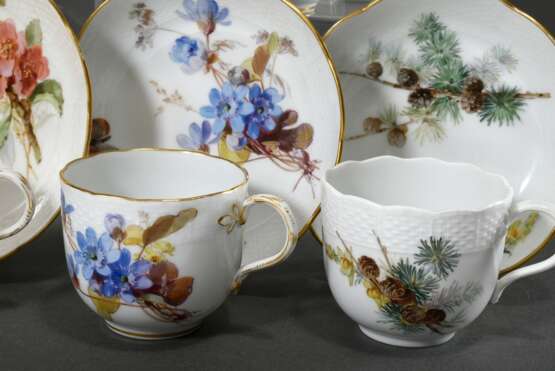 8 Meissen Mokkatassen/UT mit Weichmalerei "Blumen und Schmetterlinge" auf Ozier Relief, goldstaffiert (1x ohne), blaue Schwerter Marke um 1900, H. 6cm - photo 5