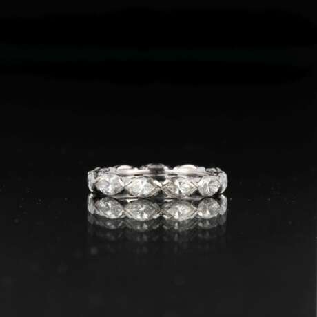 Memory-Ring mit fein-weißem Diamant-Besatz. - Foto 1