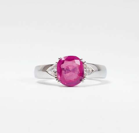 Juwelier Wempe. Natürlicher, feinfarbiger Pink-Saphir-Ring. - Foto 1