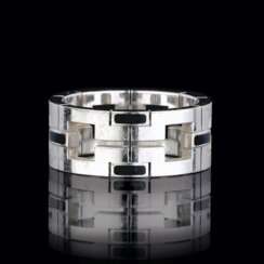 Cartier. Herren-Ring mit schwarzem Emaille 'Collection Baiser du Dragon'.