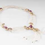Hochwertiges Perlen-Collier mit reichem Brillant- und Rubin-Besatz - фото 1