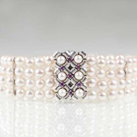 Perlen-Armband mit Rubin-Schließe - фото 1