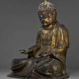 A GILT WOOD SCULPTURE OF A SEATED BUDDHA - Foto 4