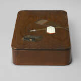 A CERAMIC SMALL BOX (TOBAKO) AND LACQUERED WOOD LID - фото 7