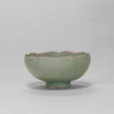 A CELADON STONEWARE CUP - Foto 1