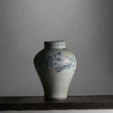 A BLUE AND WHITE PORCELAIN JAR WITH BUTTERFLY - Foto 7