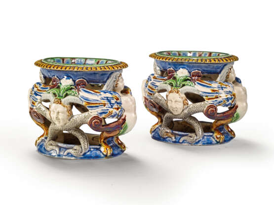 TWO FRENCH POST-PALISSY EARTHENWARE OVAL SALT-CELLARS - фото 1