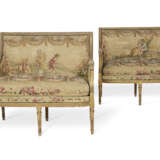 A PAIR OF FRENCH GILTWOOD AND AUBUSSON TAPESTRY CANAPES - фото 2