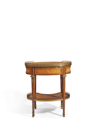 AN AUSTRIAN ORMOLU-MOUNTED ASH AND AMARANTH-CROSSBANDED OCCASIONAL TABLE - photo 4