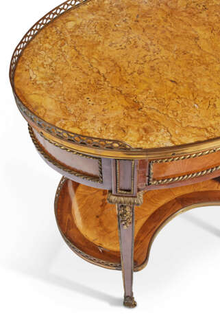 AN AUSTRIAN ORMOLU-MOUNTED ASH AND AMARANTH-CROSSBANDED OCCASIONAL TABLE - photo 5