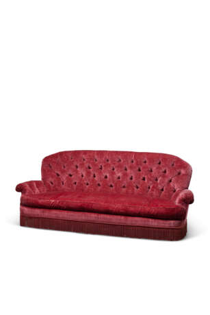 A CRIMSON VELVET UPHOLSTERED THREE-SEATER SOFA - photo 2