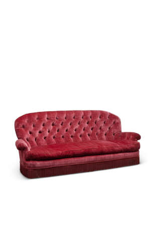 A CRIMSON VELVET UPHOLSTERED THREE-SEATER SOFA - photo 3