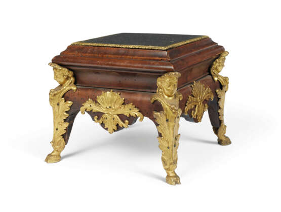 A REGENCE ORMOLU-MOUNTED STAINED SYCAMORE STAND - photo 1