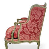 A FRENCH GREEN-PAINTED WING ARMCHAIR - фото 4