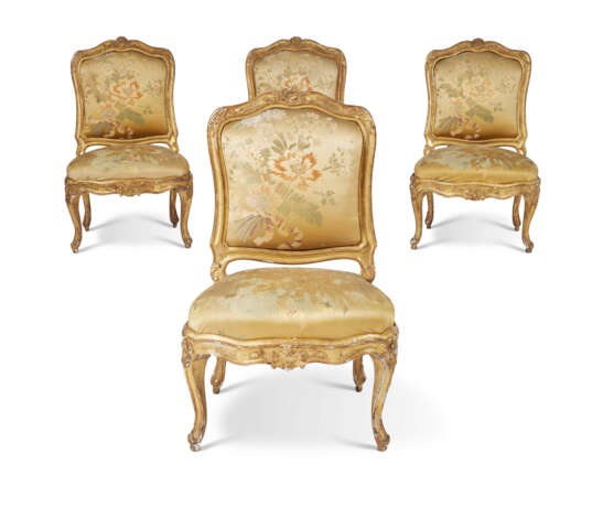 A SET OF FOUR LOUIS XV GILTWOOD SIDE-CHAIRS - фото 2