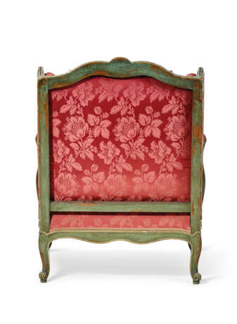 A FRENCH GREEN-PAINTED WING ARMCHAIR - фото 5