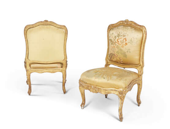 A SET OF FOUR LOUIS XV GILTWOOD SIDE-CHAIRS - Foto 3