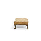 AN EMPIRE BRONZED FOOTSTOOL - Foto 3