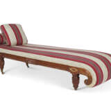 A REGENCY PARCEL-GILT AND MAHOGANY DAYBED - Foto 1