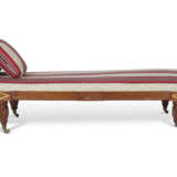 A REGENCY PARCEL-GILT AND MAHOGANY DAYBED - photo 3