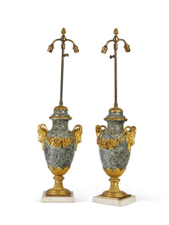 A PAIR OF RESTAURATION ORMOLU-MOUNTED GREY GRANITE VASES - фото 1