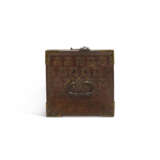 A FRENCH GILT-EMBOSSED LEATHER COFFRET - Foto 5