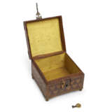 A FRENCH GILT-EMBOSSED LEATHER COFFRET - photo 6