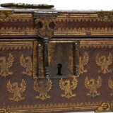 A FRENCH GILT-EMBOSSED LEATHER COFFRET - фото 7