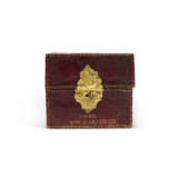 A LOUIS XV ORMOLU-MOUNTED GILT-TOOLED AND RED LEATHER SMALL BOX - photo 5