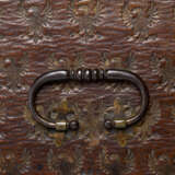 A FRENCH GILT-EMBOSSED LEATHER COFFRET - photo 8
