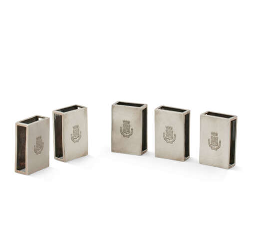 A SET OF FIVE FRENCH SILVER MATCH-BOX HOLDERS - Foto 1