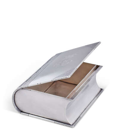 A FRENCH SILVER NOVELTY CIGARETTE BOX - фото 3