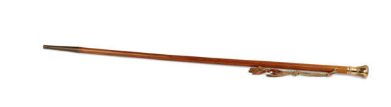 A CONTINENTAL JEWELED TWO-COLORED GOLD-MOUNTED NOVELTY WALKING STICK - фото 2