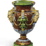 A MINTON MAJOLICA 'FAUX-BOIS'-GROUND 'BACCHUS' VASE - photo 2