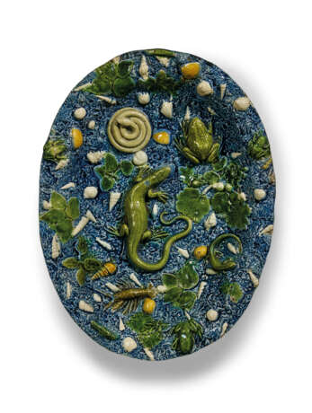 A FRENCH SCHOOL OF PALISSY EARTHENWARE OVAL DISH - фото 1