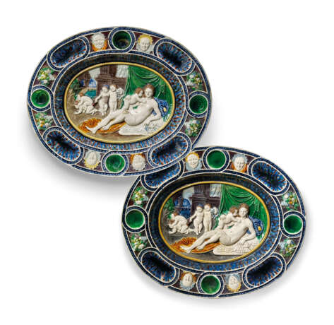 TWO FRENCH POST-PALISSY EARTHENWARE OVAL ‘FECUNDITY’ DISHES - фото 1